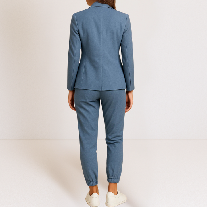 Monique | Modern Elegance Comfortable Set